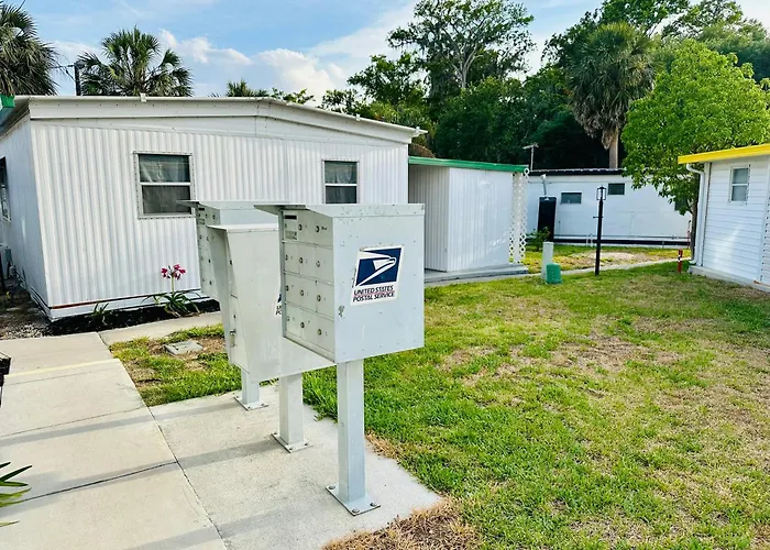 Cottage 33, Pineapple Place - Dora Canal Court - A Downtown, Waterfront Community